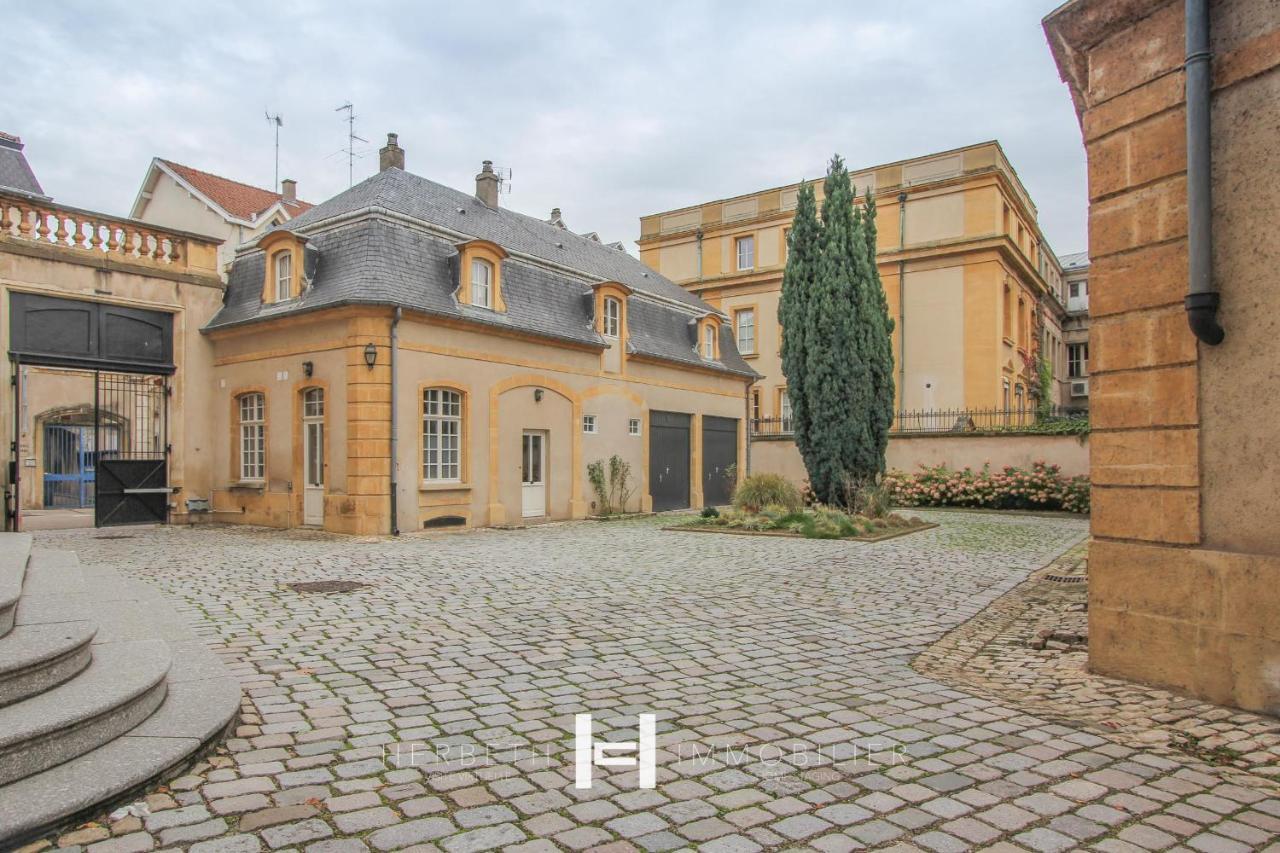 H-Bnb - Les Meubles Du 1 Bed & Breakfast Metz Luaran gambar